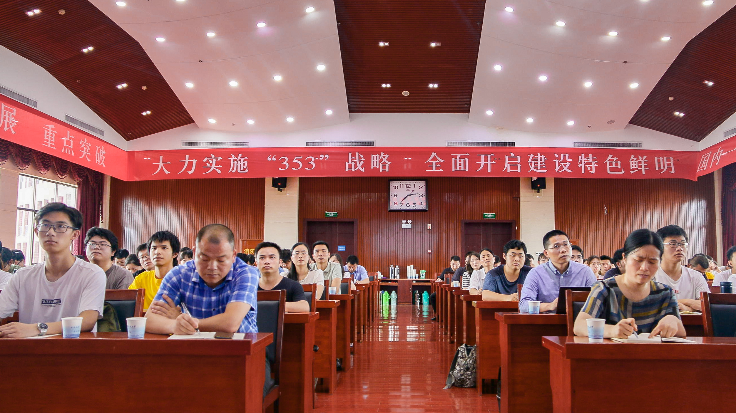 02fddbb623034b2eb56cd8facf35a45b.jpg 02fddbb623034b2eb56cd8facf35a45b.jpg