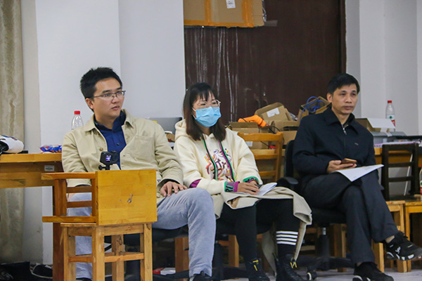 8a7209f1ae1348b88e5b892913297f4d.jpg 三位老师.JPG