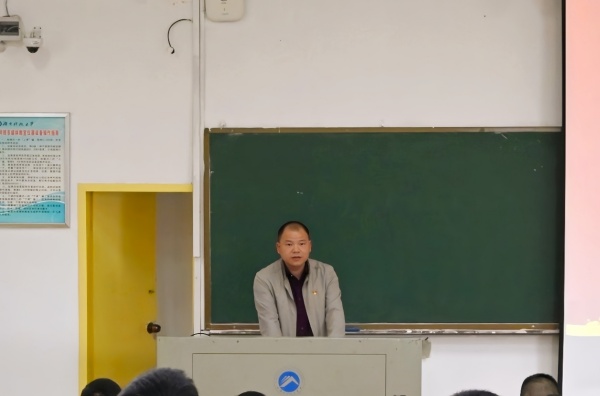 816538bef10441ffb71922adf776d83e.jpg 江献书_副本.jpg